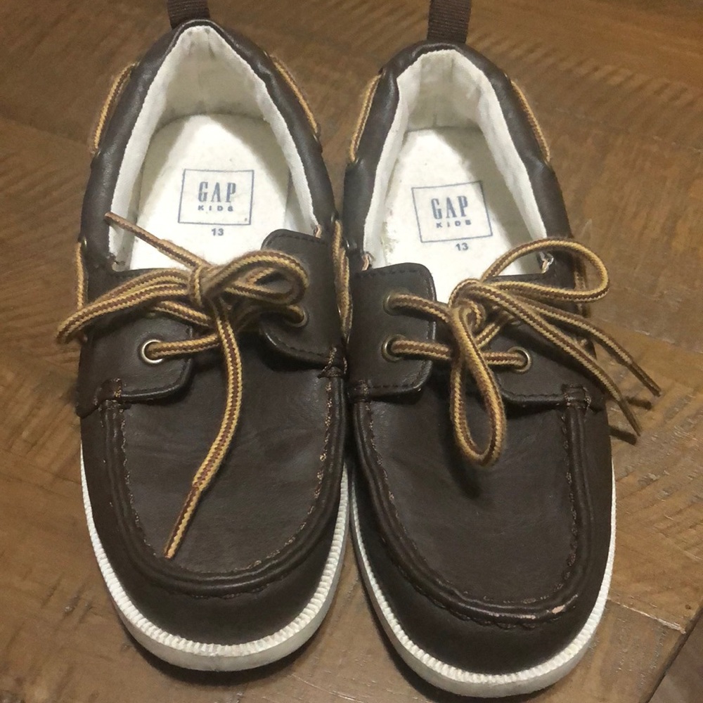 Boys shoes
